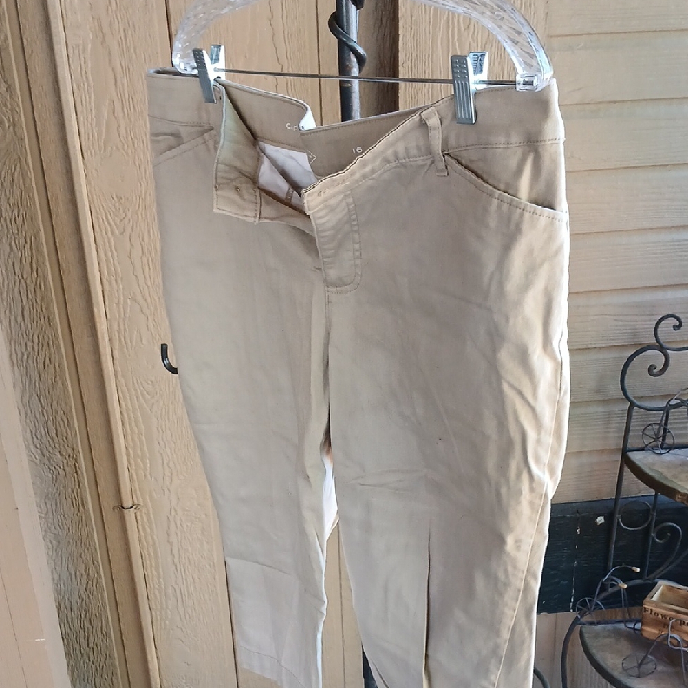 St. John's Bay Tan Capris